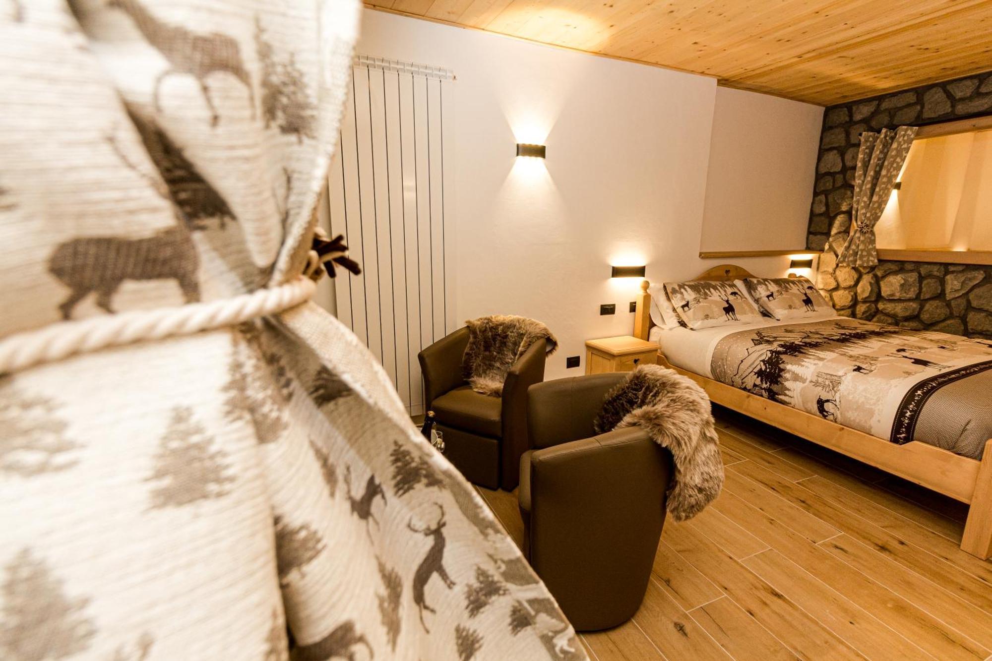Hotel Al Foiron Claviere Exteriör bild
