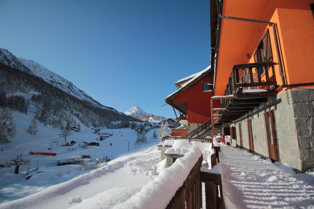 Hotel Al Foiron Claviere Exteriör bild